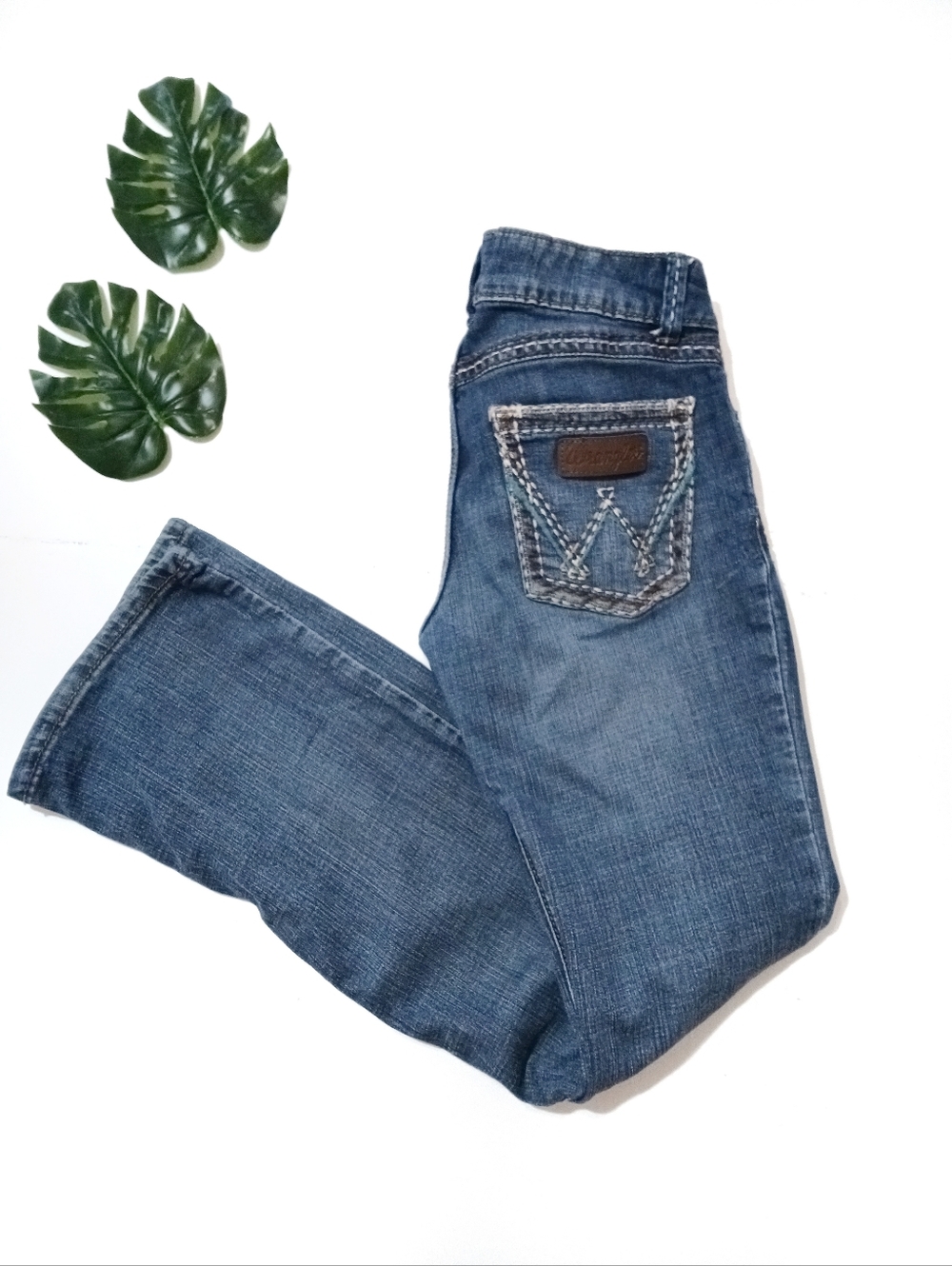 Wrangler Women’s Blue Denim Jeans with Embroidered Pocket